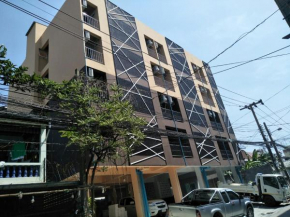 P Place รามคำแหง Serviced Apartment
